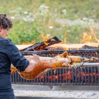 un-mechoui-sur-votre-evenement-dans-les-hautes-alpes-0-67a6607f4303c075688646.jpg