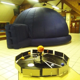 un-planetarium-pour-animer-votre-evenement-0-67a66048ed056054340720.jpg